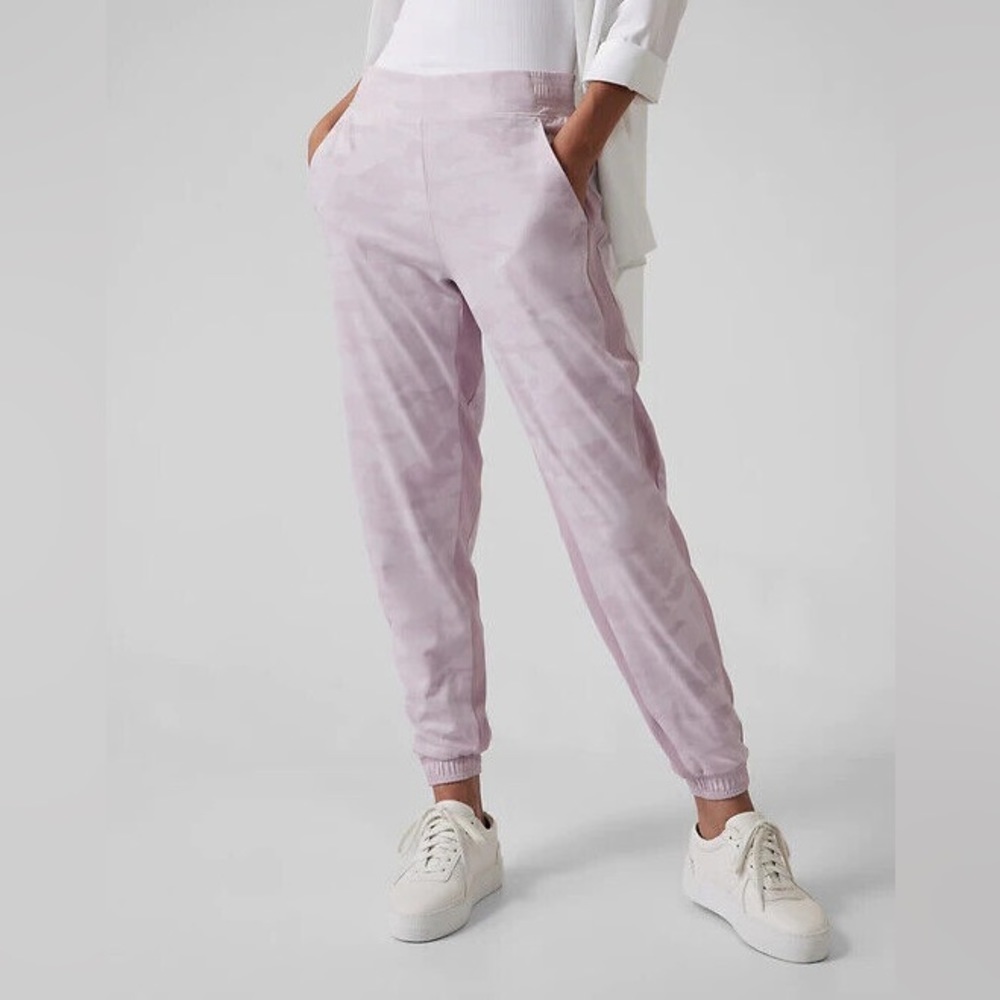 Athleta Brooklyn Lined Camo Lux Joggers in Shasta Purple